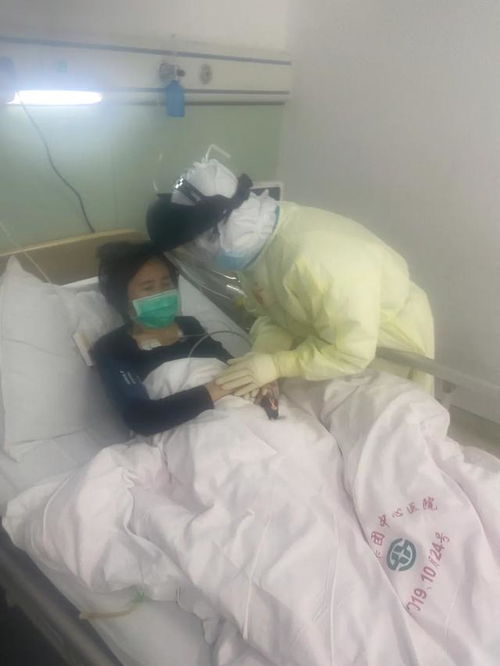 江苏医疗团队为黄石中心医院制作 护身符